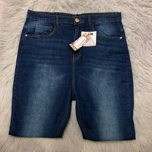 NEW‼️ Boohoo ripped jeans